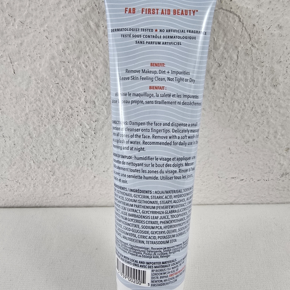 New First Aid Beauty Pure Skin Face Cleanser - Picture 2 of 2